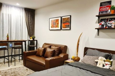 Studio in the Condo in Pathum Wan, Bangkok, Thailand  № 173395 - photo 1