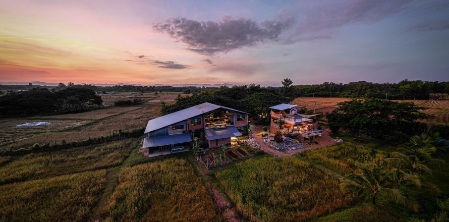 Отель в Пхрэ, Таиланд  № 161240