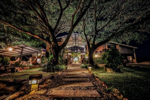 Отель в Пхрэ, Таиланд  № 161240 - фото 1