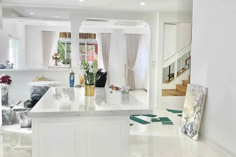 Villa à Pattaya, Thaïlande 5 chambres № 161241 - photo 12