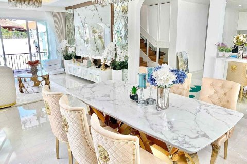 Villa à Pattaya, Thaïlande 5 chambres № 161241