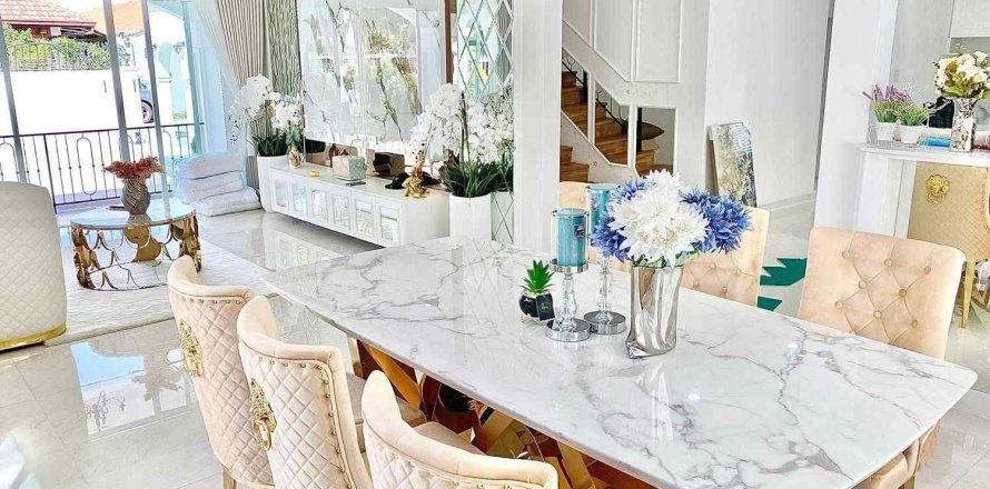 Villa à Pattaya, Thaïlande 5 chambres № 161241