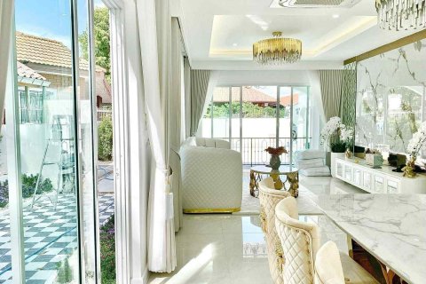 Villa à Pattaya, Thaïlande 5 chambres № 161241 - photo 9