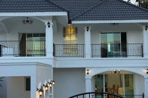 Villa à Pattaya, Thaïlande 5 chambres № 161241 - photo 4