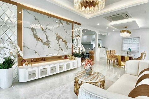 Villa à Pattaya, Thaïlande 5 chambres № 161241 - photo 10