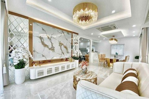 Villa à Pattaya, Thaïlande 5 chambres № 161241 - photo 2