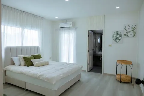 Villa in Pattaya, Thailand 5 bedrooms № 161245 - photo 8