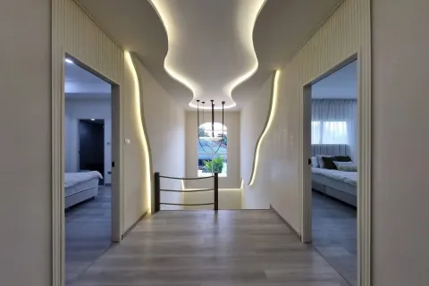 Villa in Pattaya, Thailand 5 bedrooms № 161245 - photo 10