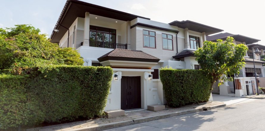 Maison à Lat Phrao, Bangkok, Thaïlande 4 chambres № 138635