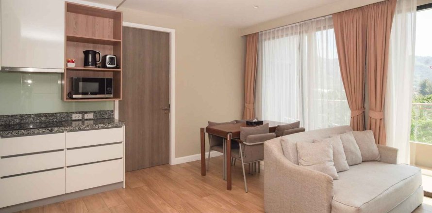 Condo in Phuket, Thailand, 3 bedrooms in Diamond Condominium  № 167080