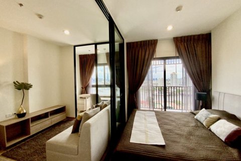 Студия в кондо в Бангкоке, Таиланд № 169390 - фото 4