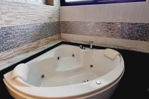 Villa à San Sai, Thaïlande 4 chambres № 167769 - photo 5