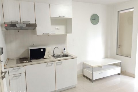 Studio in the Condo in Watthana, Bangkok, Thailand  № 148212 - photo 5