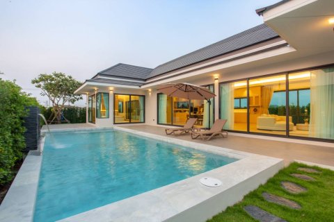 Villa in Pran Buri, Thailand 3 bedrooms № 176809