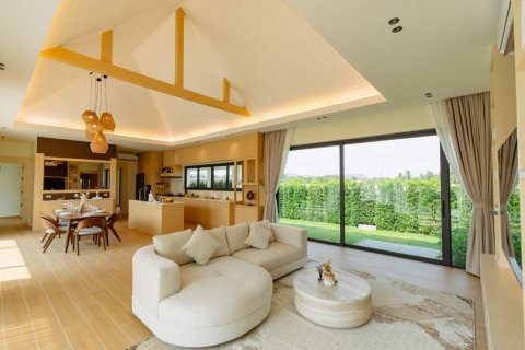 Villa in Pran Buri, Thailand 3 bedrooms № 176814 - photo 8