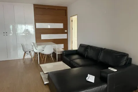 Condo in Huai Khwang, Bangkok, Thailand, 2 bedrooms  № 163582 - photo 2