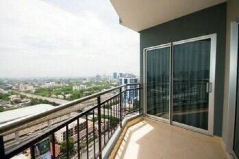 Condo in Huai Khwang, Bangkok, Thailand, 2 bedrooms  № 163582 - photo 5