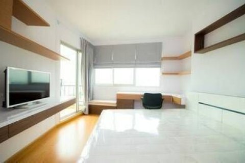 Condo in Huai Khwang, Bangkok, Thailand, 2 bedrooms  № 163582 - photo 8
