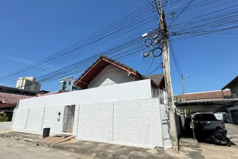 Casa de 3 dormitorios en Pattaya, Tailandia № 211639 - foto 10