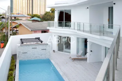Casa de 7 dormitorios en Jomtien Beach, Pattaya, Tailandia № 211643 - foto 10
