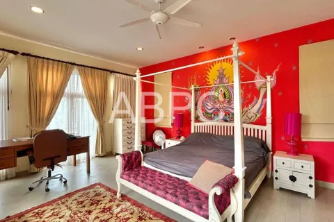 Casa de 4 dormitorios en Pattaya, Tailandia № 211644 - foto 7