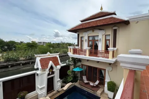 Casa de 4 dormitorios en Pattaya, Tailandia № 211644 - foto 21