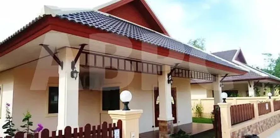 Casa de 2 dormitorios en Pattaya, Tailandia № 211640