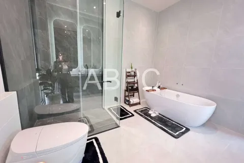 Casa de 5 dormitorios en Pattaya, Tailandia № 211638 - foto 14