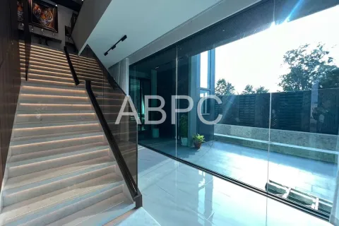 Casa de 5 dormitorios en Pattaya, Tailandia № 211638 - foto 10