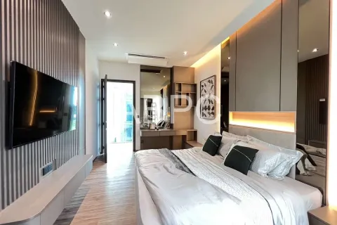 Casa de 5 dormitorios en Pattaya, Tailandia № 211638 - foto 13