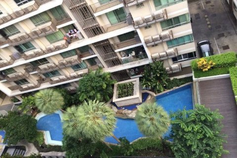 Condo in Watthana, Bangkok, Thailand, 2 bedrooms  № 159688 - photo 17