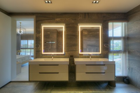 Villa in Phuket, Thailand 5 bedrooms № 152655 - photo 27