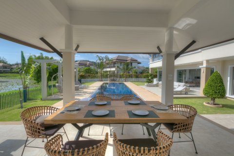 Villa in Phuket, Thailand 5 bedrooms № 152655 - photo 2