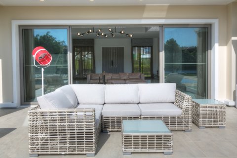 Villa in Phuket, Thailand 5 bedrooms № 152655 - photo 7