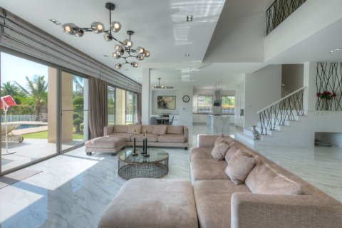 Villa in Phuket, Thailand 5 bedrooms № 152655 - photo 5