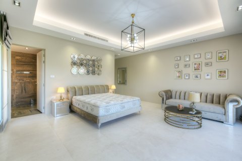 Villa in Phuket, Thailand 5 bedrooms № 152655 - photo 22