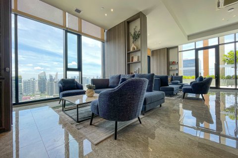 Condo à Huai Khwang, Bangkok, Thaïlande, 2 chambres  № 152652 - photo 14