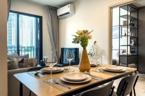 Condo à Huai Khwang, Bangkok, Thaïlande, 2 chambres  № 152652 - photo 7