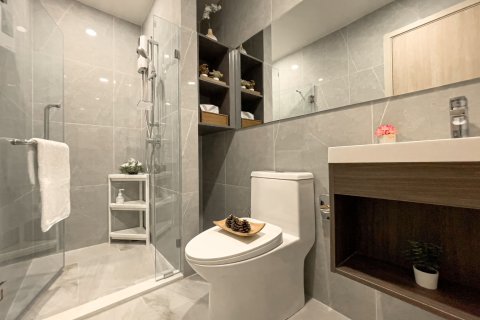 Condo à Huai Khwang, Bangkok, Thaïlande, 2 chambres  № 152652 - photo 5