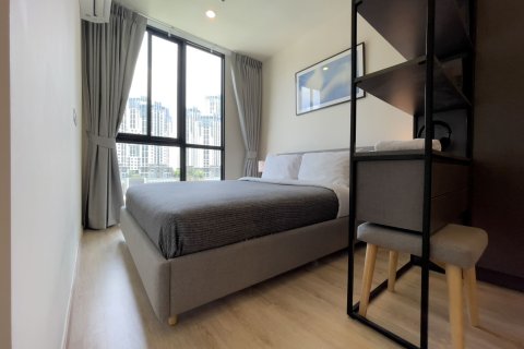 Condo à Huai Khwang, Bangkok, Thaïlande, 2 chambres  № 152652 - photo 4