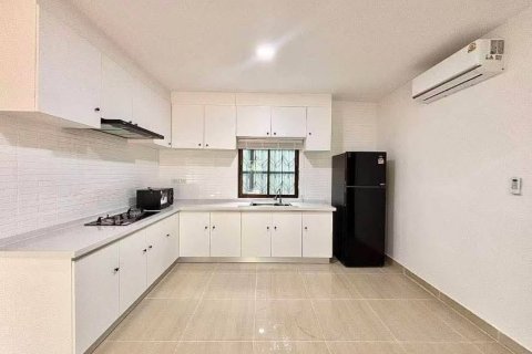 House in Pattaya, Thailand 5 bedrooms № 152653 - photo 4