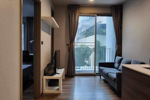 Studio dans le Condo à Watthana, Bangkok, Thaïlande  № 163259 - photo 1