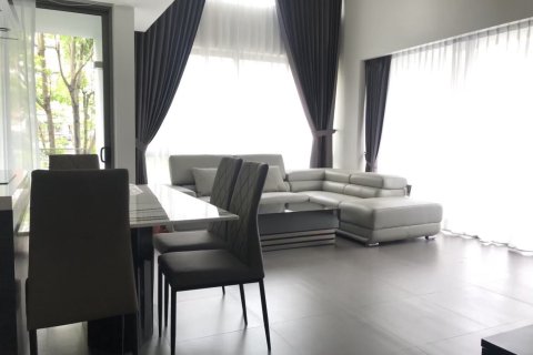 Condo à Watthana, Bangkok, Thaïlande, 3 chambres  № 163261 - photo 3