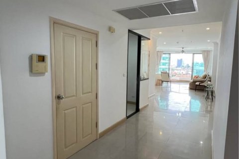 Condo in Bang Kho Laem, Bangkok, Thailand, 2 bedrooms № 146842 - photo 1