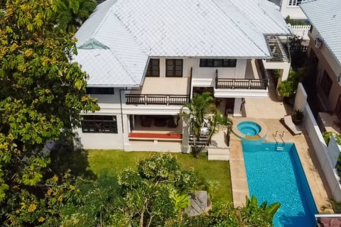 Villa in Hua Hin, Thailand 4 bedrooms № 162898 - photo 4