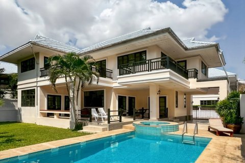Villa in Hua Hin, Thailand 4 bedrooms № 162898 - photo 8