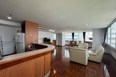 Condo in Bangkok, Thailand, 2 bedrooms  № 162893 - photo 6