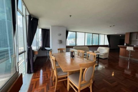 Condo in Bangkok, Thailand, 2 bedrooms  № 162893 - photo 2