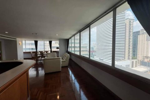 Condo in Bangkok, Thailand, 2 bedrooms  № 162893 - photo 7