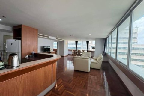 Condo in Bangkok, Thailand, 2 bedrooms  № 162893 - photo 4